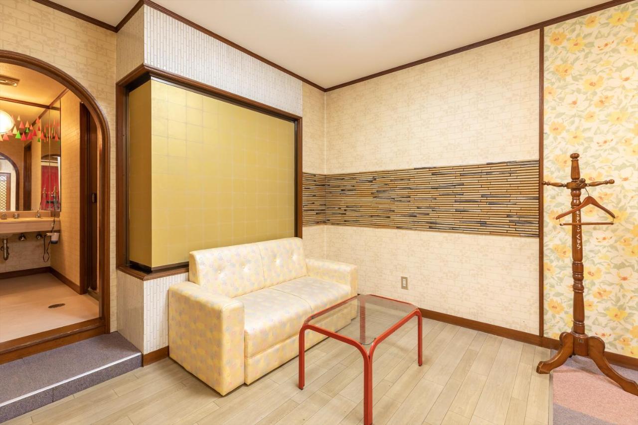 Oyo Hotel Tatsuyoshi Sennan Misakimachi Tannowa Exterior foto